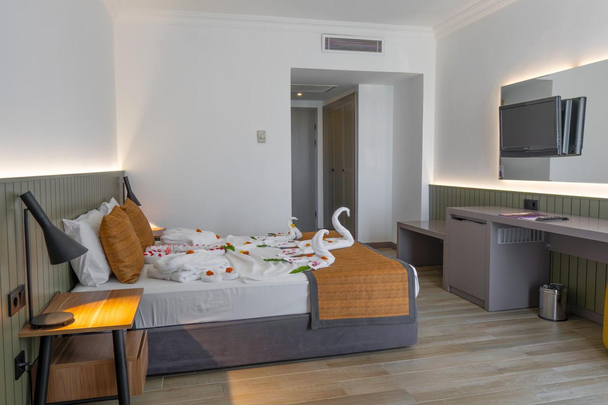 Queen'S Park Goynuk Hotel Kemer Bagian luar foto